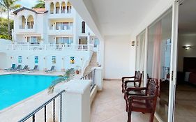 Hotel West Bay Colonial
